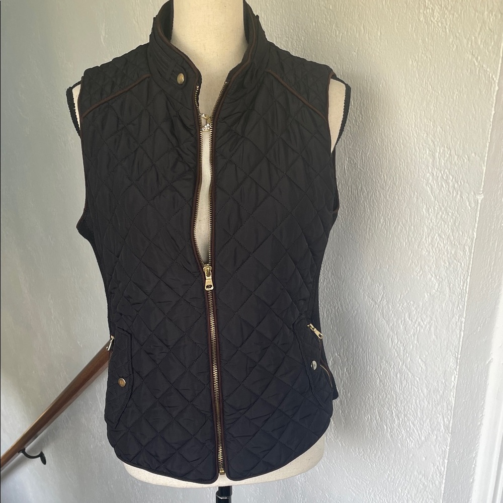 Love Tree Black‎ Quilted Vest with Gold Accents Womens Large